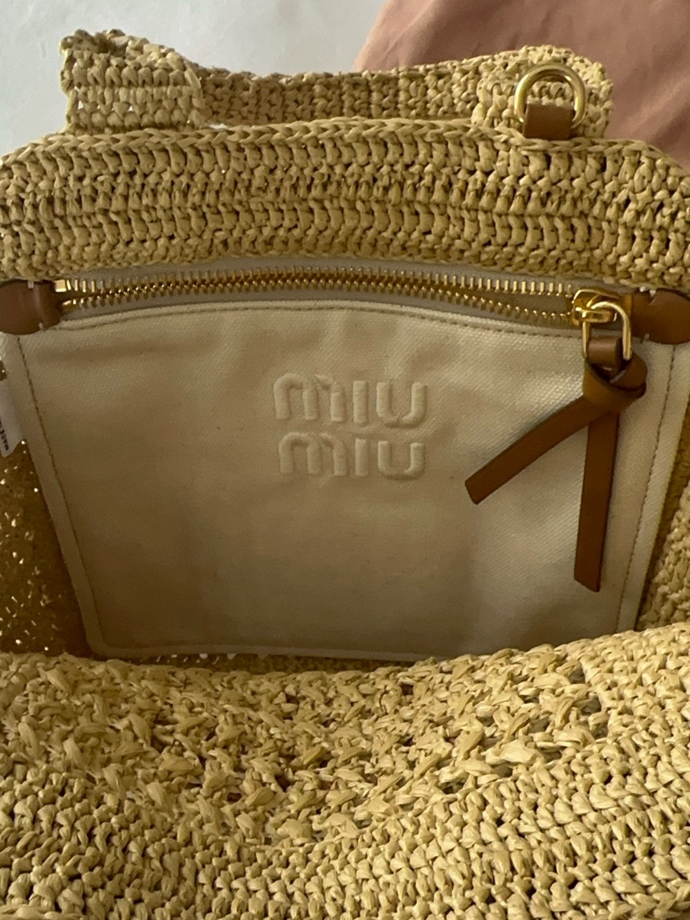 MIU MIU
Raffia-Effect Crochet Tote Bag - Picture 3 of 8